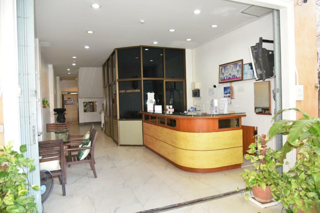 Hotell Baan Petcharat 3*